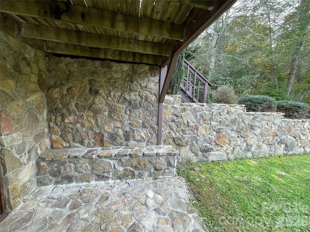 205 L And E Meadows Drive Waynesville NC 28786