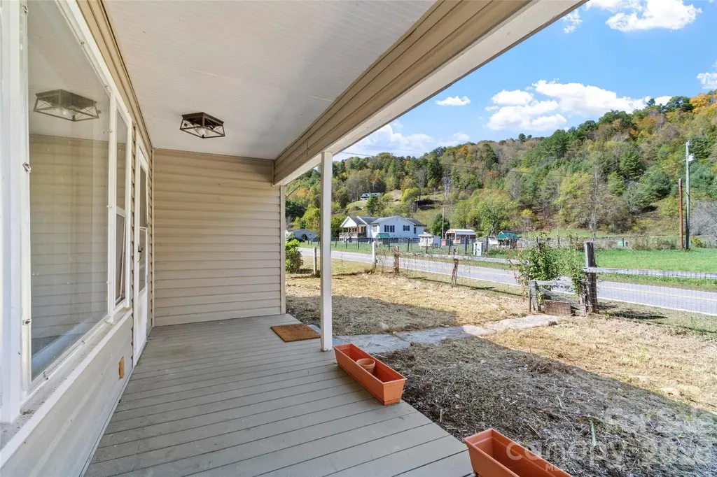 689 Bald Mountain Road Burnsville NC 28714