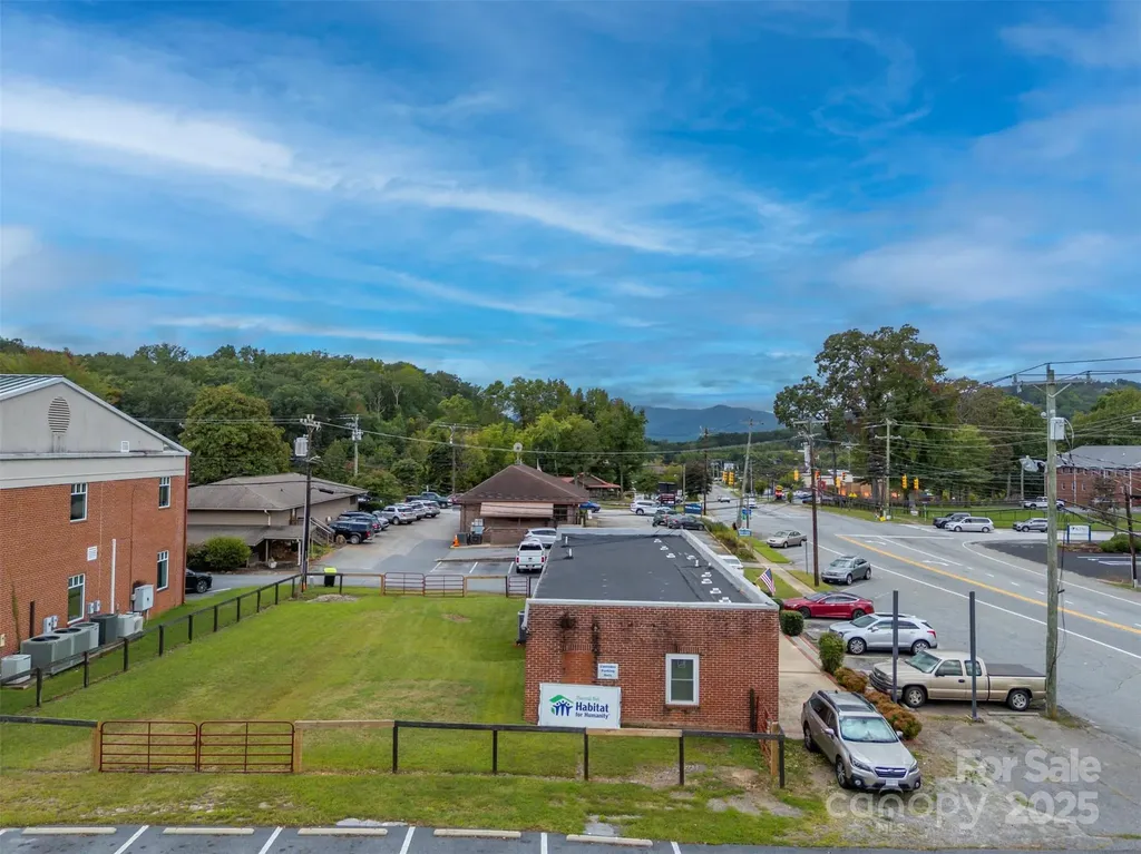 40 E Mills Street Columbus NC 28722