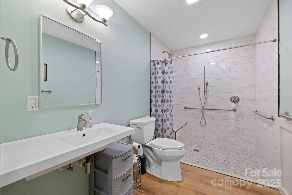 70 Tudor Way Black Mountain NC 28711