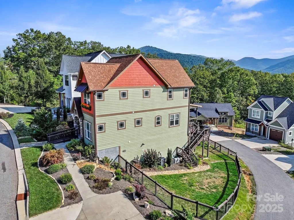 70 Tudor Way Black Mountain NC 28711