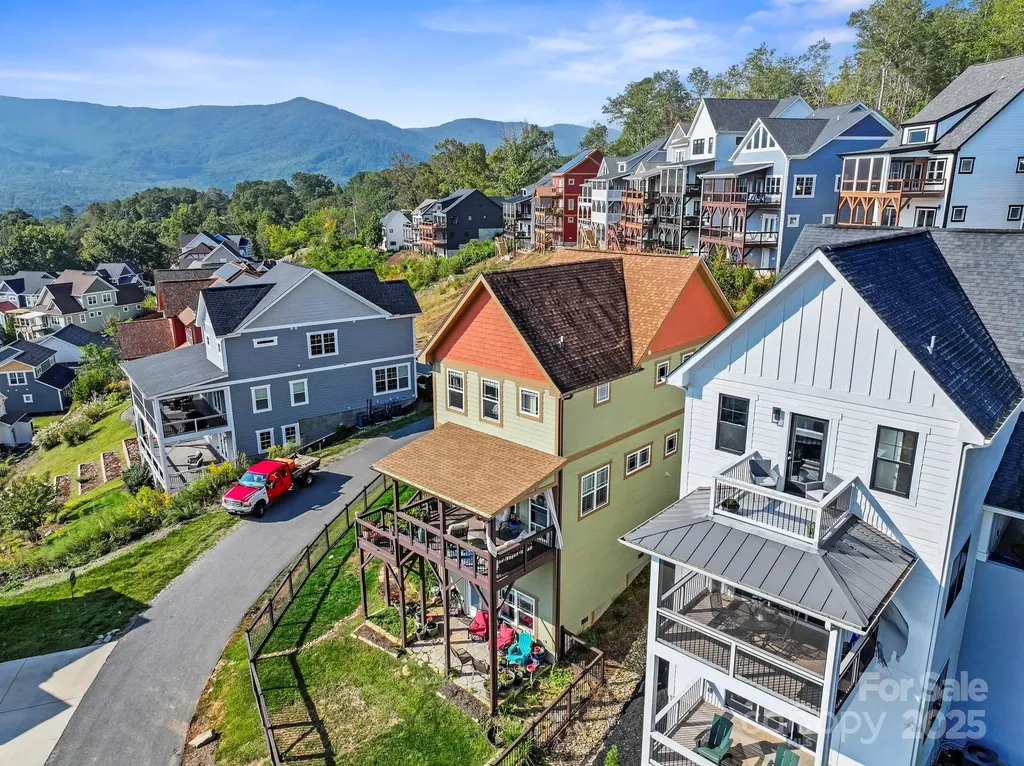 70 Tudor Way Black Mountain NC 28711