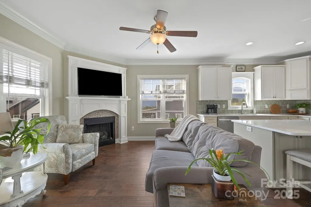 70 Tudor Way Black Mountain NC 28711