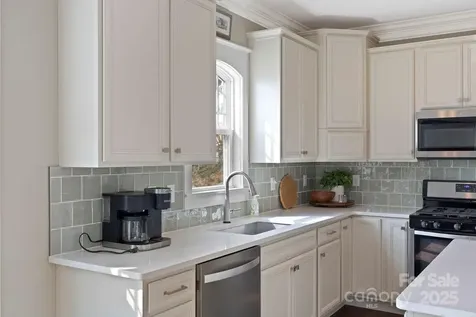 70 Tudor Way Black Mountain NC 28711