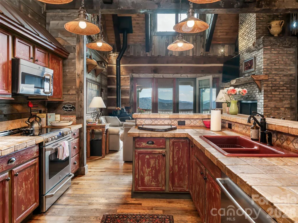 234 Historic Oak Trail Waynesville NC 28785