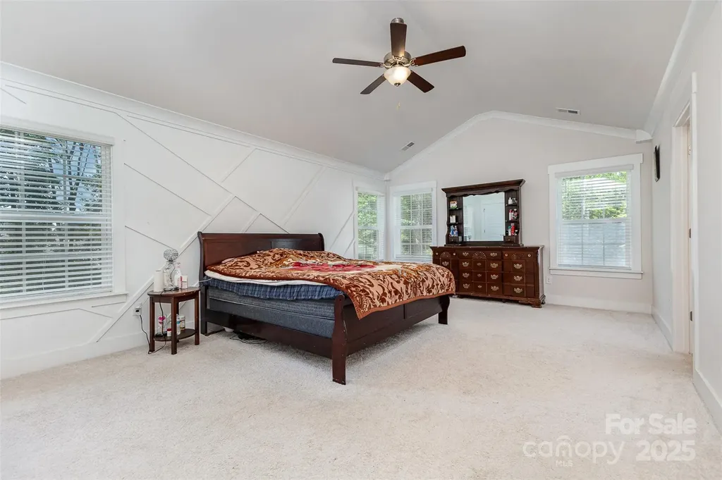 7725 Shalom Drive Charlotte NC 28216
