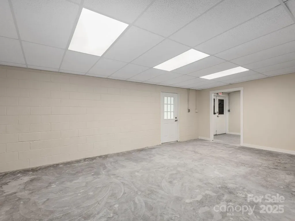 732 Jonesborough Street Hendersonville NC 28739
