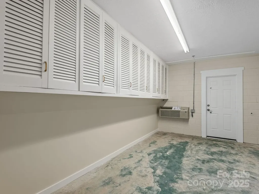 732 Jonesborough Street Hendersonville NC 28739