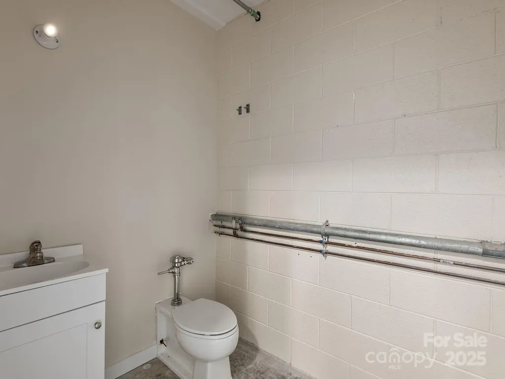 732 Jonesborough Street Hendersonville NC 28739