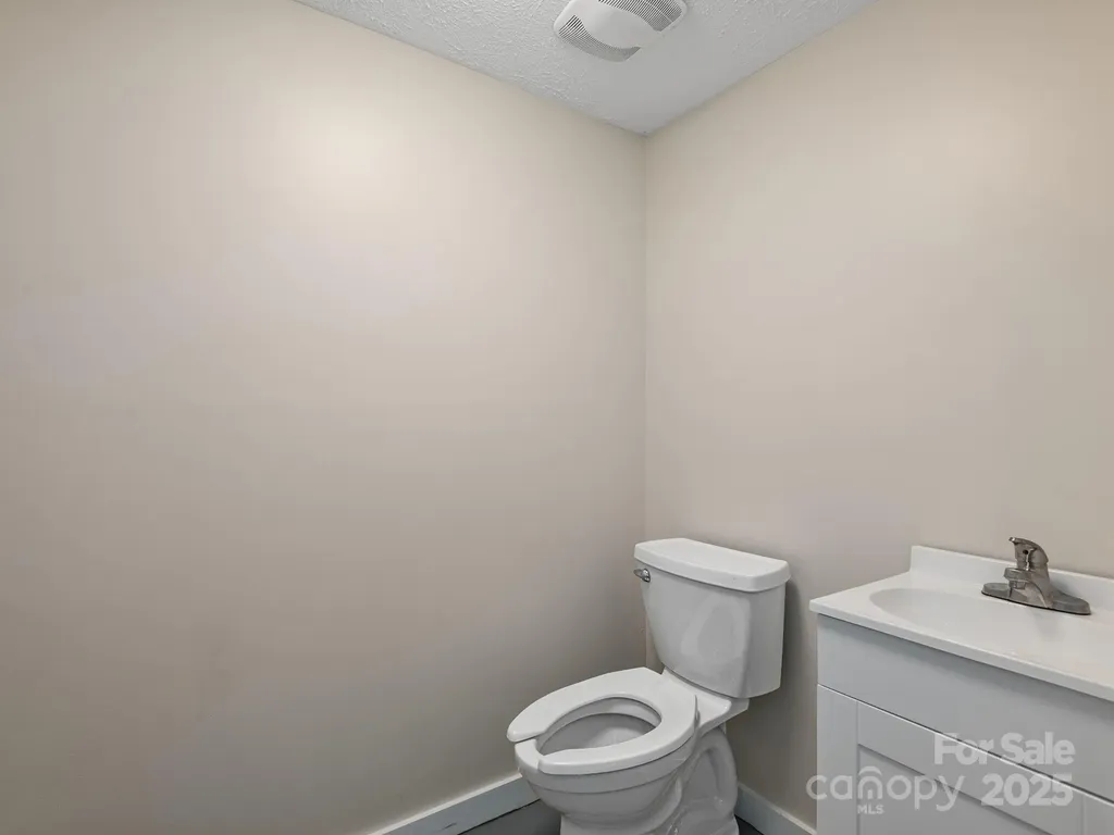 732 Jonesborough Street Hendersonville NC 28739