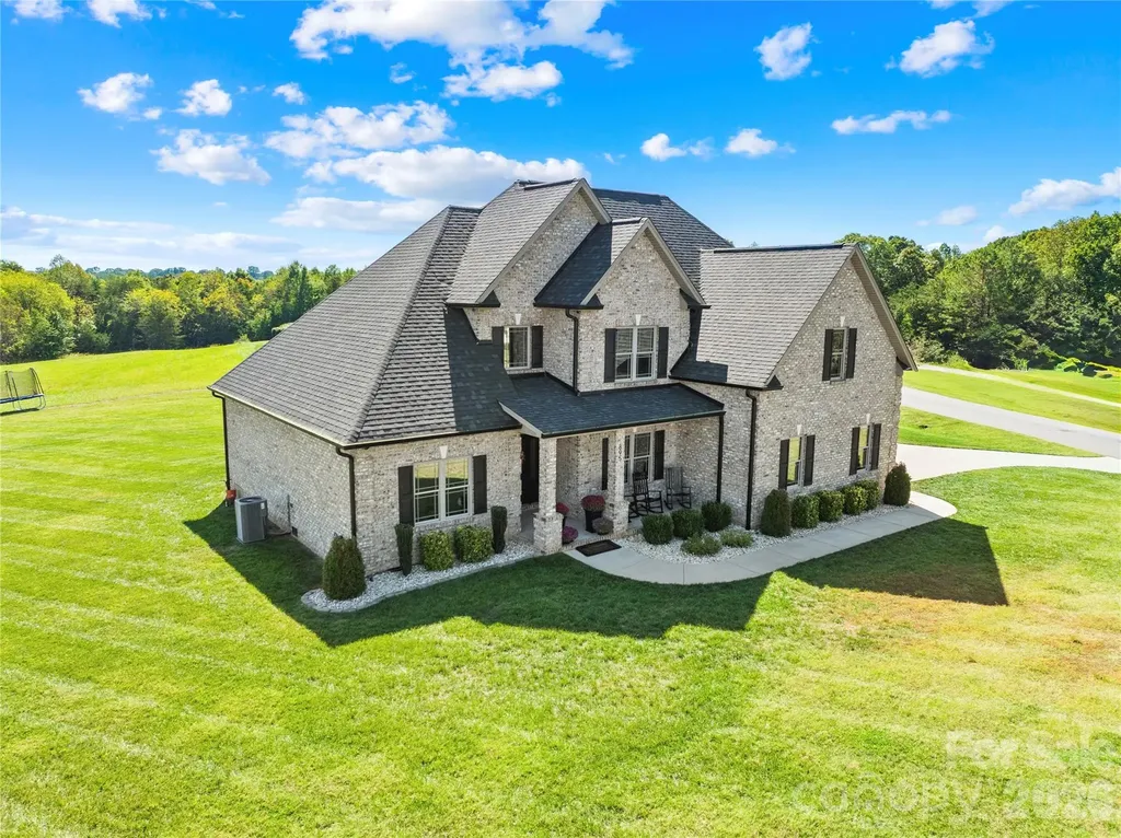 895 Oak Ridge Farms Circle Newton NC 28658