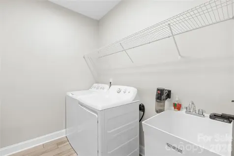 895 Oak Ridge Farms Circle Newton NC 28658
