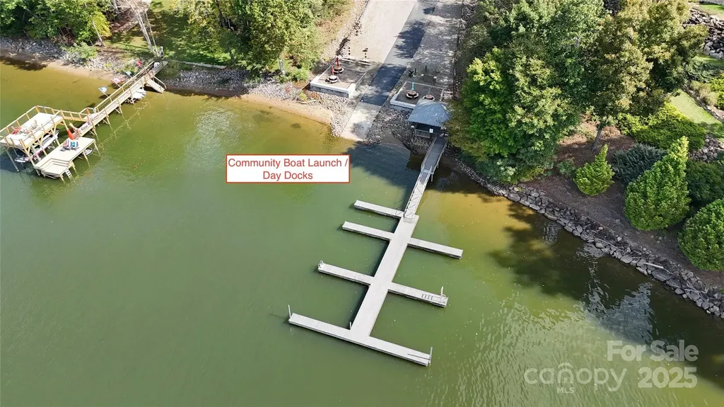 204 S Harbor Watch Drive Statesville NC 28677