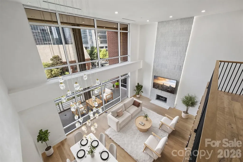 435 S Tryon Street Charlotte NC 28202