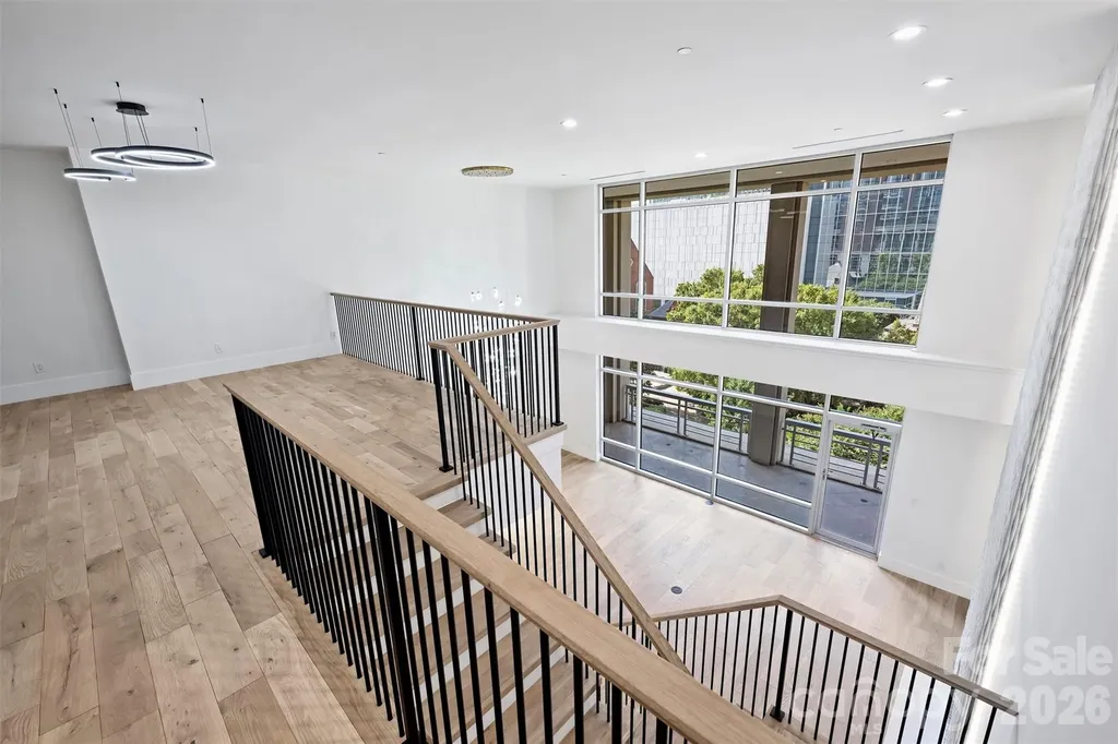 435 S Tryon Street Charlotte NC 28202
