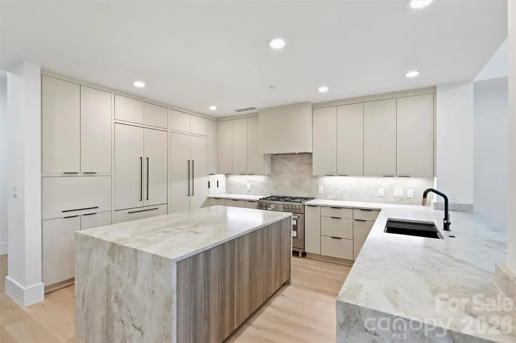 435 S Tryon Street Charlotte NC 28202