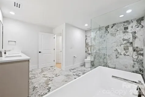 435 S Tryon Street Charlotte NC 28202