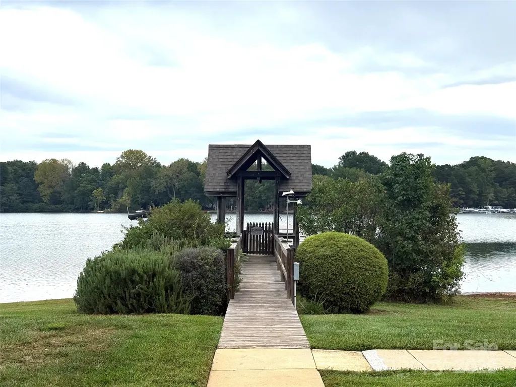 930 Jetton Street Davidson NC 28036