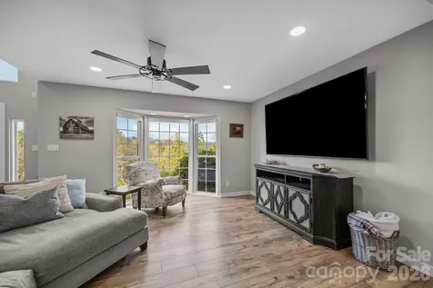 235 Petersburg View Drive Marshall NC 28753