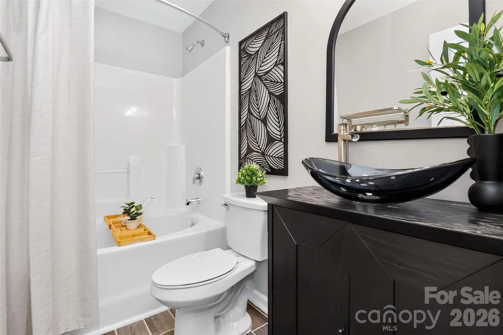 15705 Lakepoint Forest Drive Charlotte NC 28278