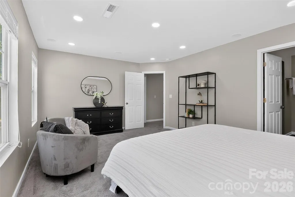 15705 Lakepoint Forest Drive Charlotte NC 28278