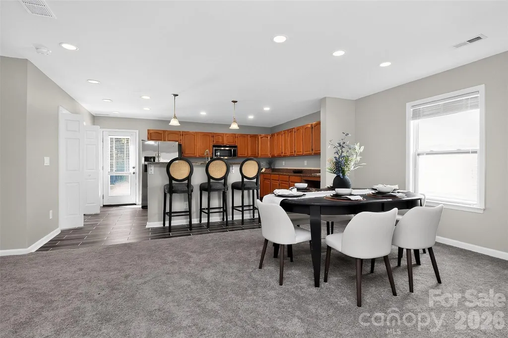 15705 Lakepoint Forest Drive Charlotte NC 28278