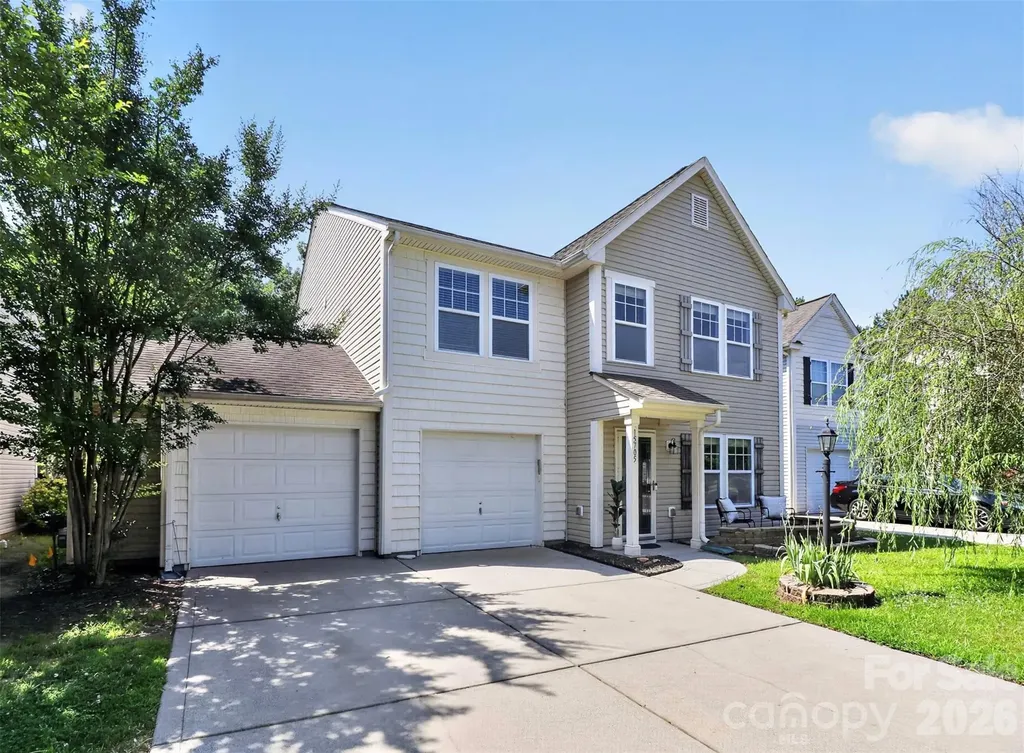 15705 Lakepoint Forest Drive Charlotte NC 28278