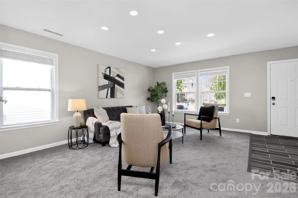 15705 Lakepoint Forest Drive Charlotte NC 28278