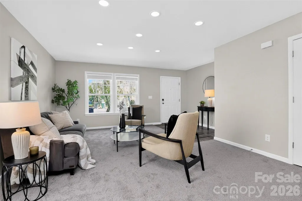 15705 Lakepoint Forest Drive Charlotte NC 28278