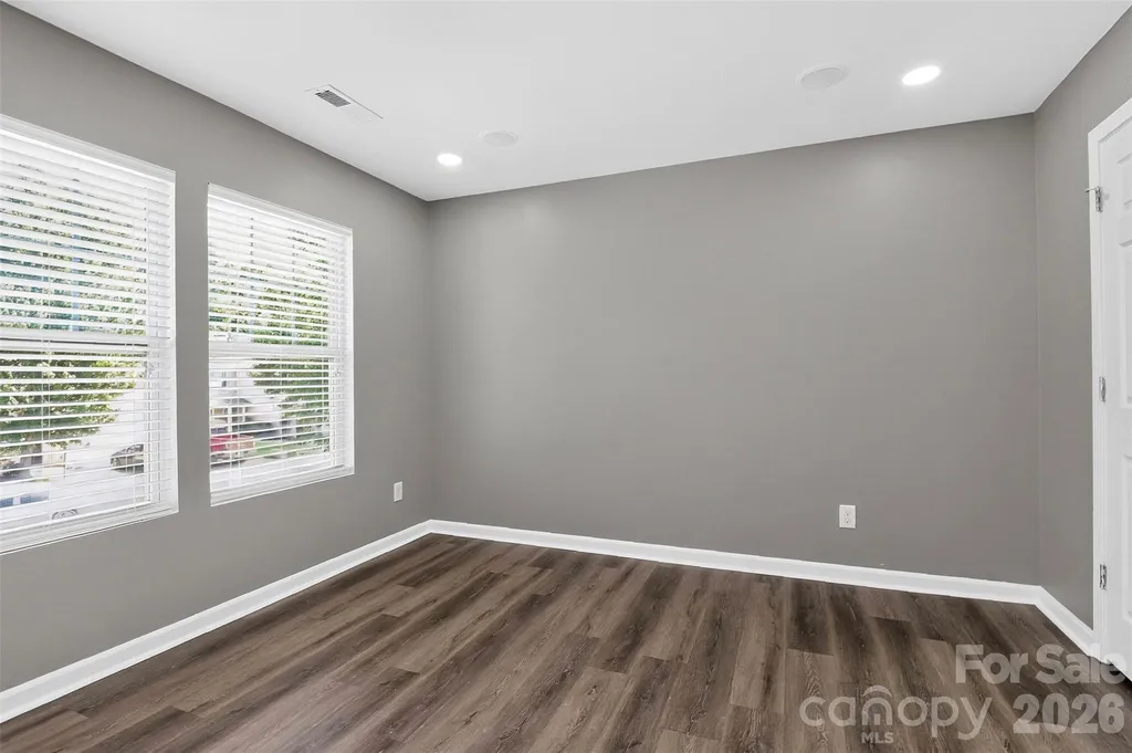 15705 Lakepoint Forest Drive Charlotte NC 28278