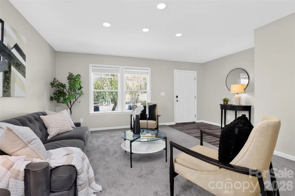 15705 Lakepoint Forest Drive Charlotte NC 28278
