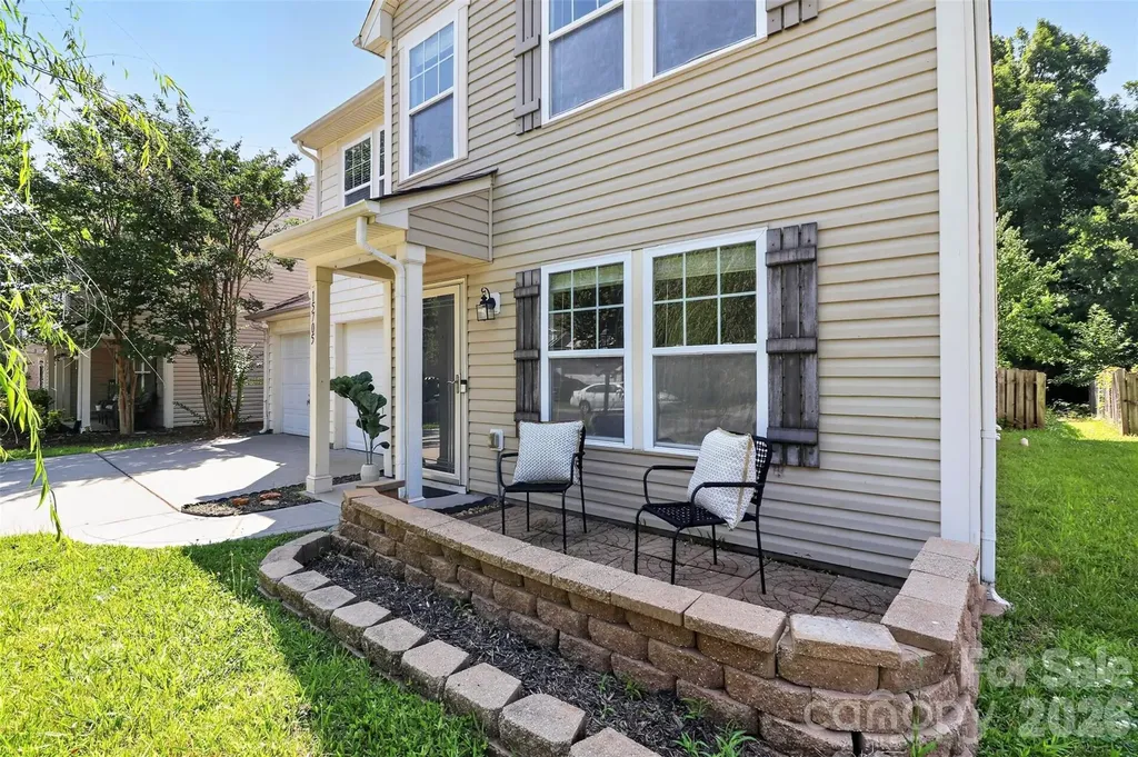 15705 Lakepoint Forest Drive Charlotte NC 28278