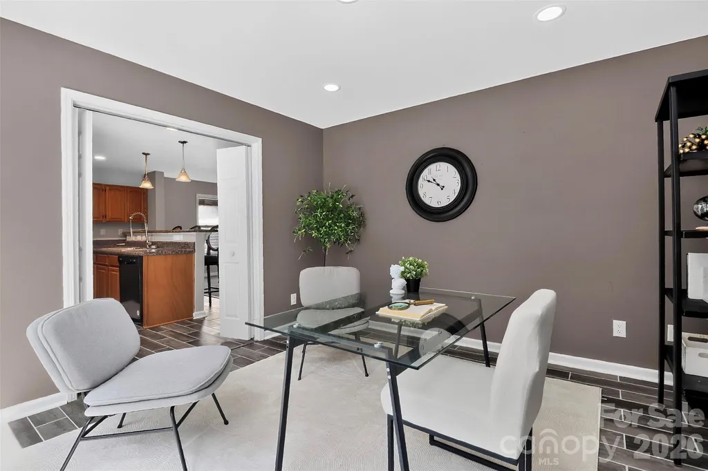 15705 Lakepoint Forest Drive Charlotte NC 28278