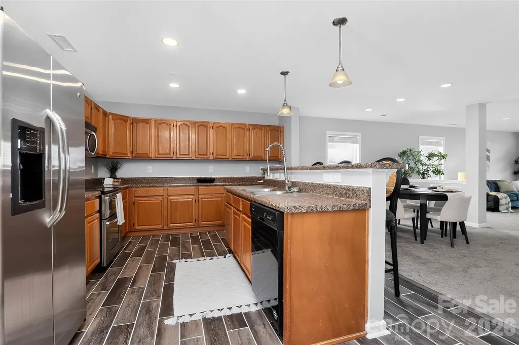 15705 Lakepoint Forest Drive Charlotte NC 28278