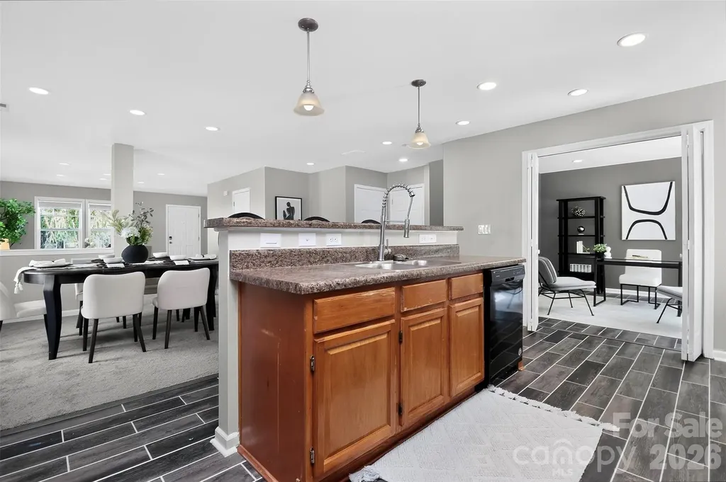 15705 Lakepoint Forest Drive Charlotte NC 28278