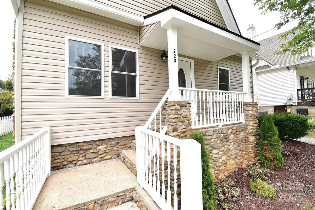 223 N Main Street Canton NC 28716