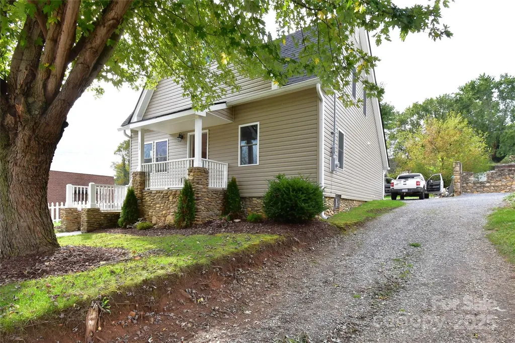223 N Main Street Canton NC 28716