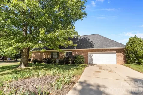1337 Braeburn Road NW Concord NC 28027