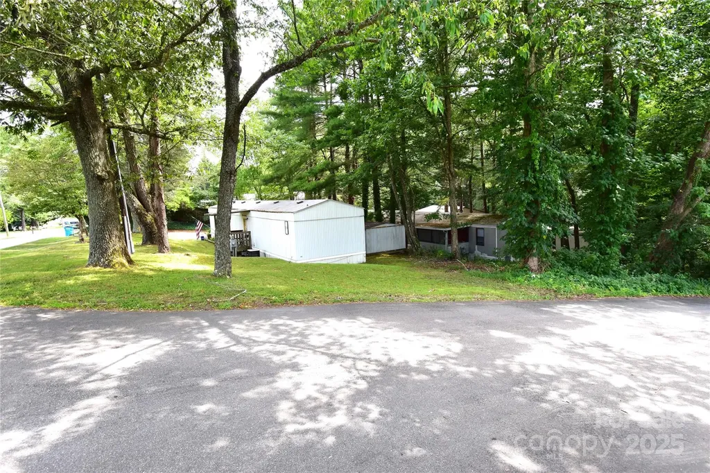 295 Asbury Road Candler NC 28715