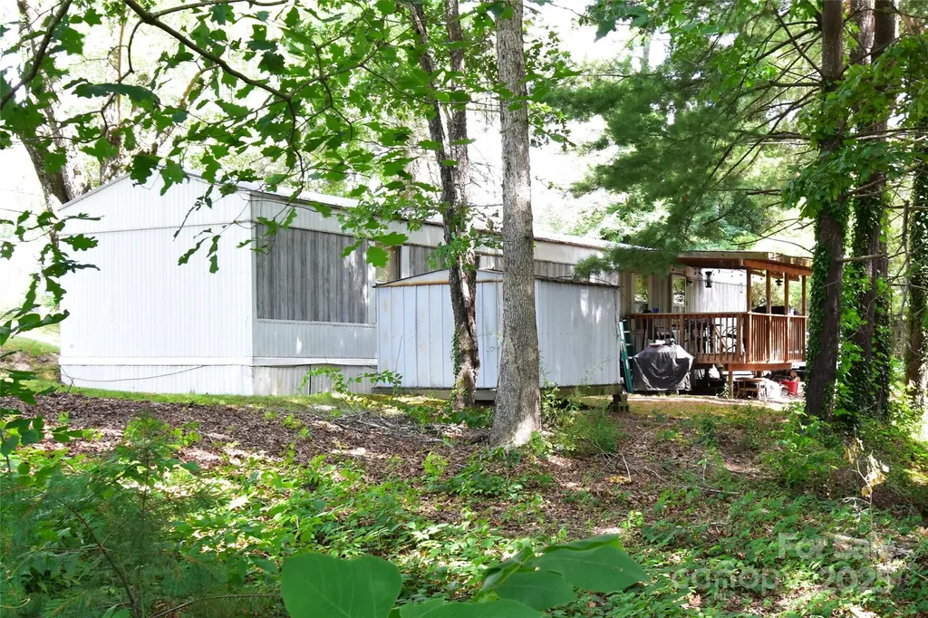 295 Asbury Road Candler NC 28715