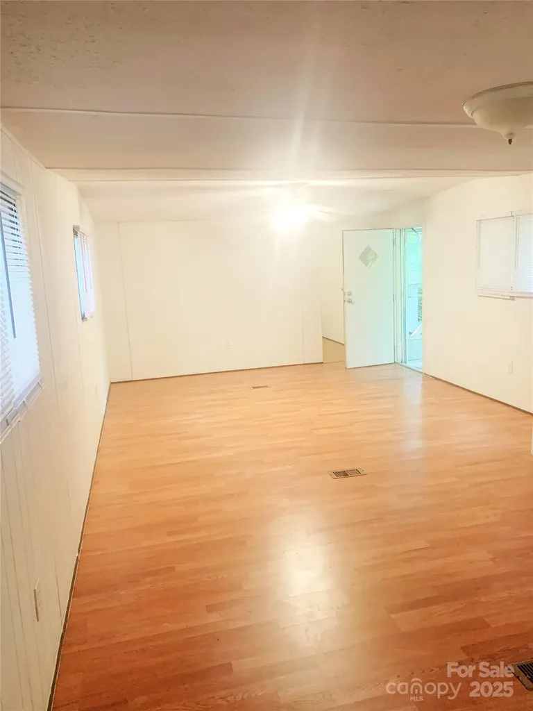 295 Asbury Road Candler NC 28715