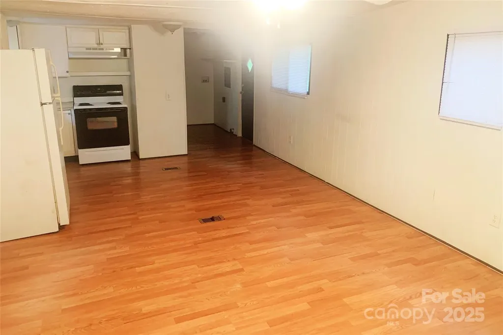 295 Asbury Road Candler NC 28715