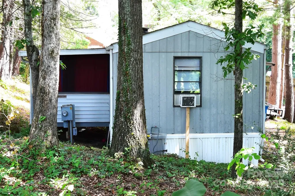 295 Asbury Road Candler NC 28715