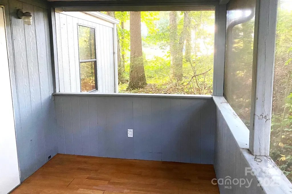 295 Asbury Road Candler NC 28715