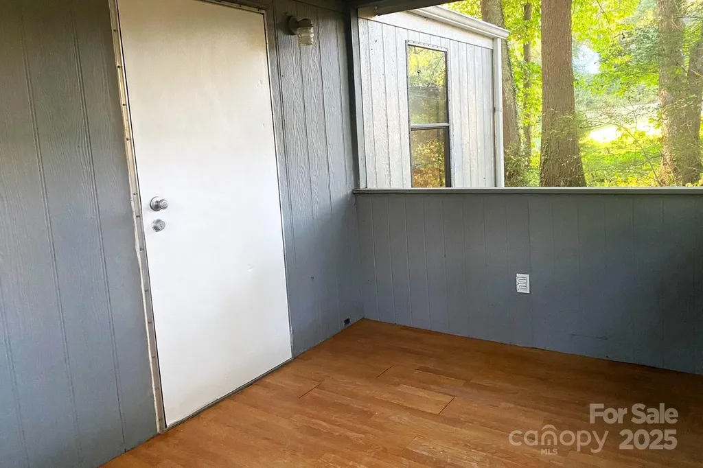 295 Asbury Road Candler NC 28715