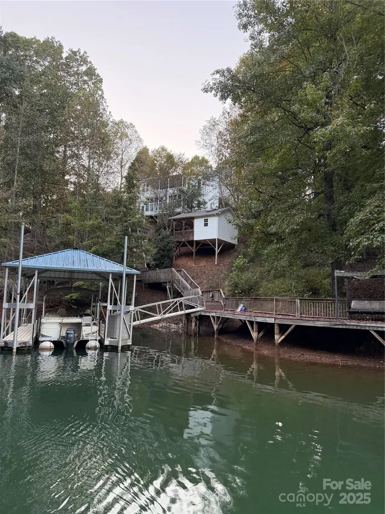 192 Lake Club Drive Nebo NC 28761