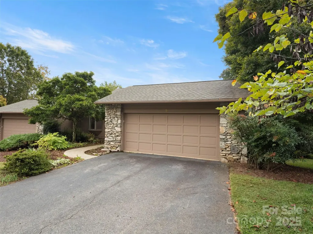 5 Ridge Terrace Asheville NC 28804