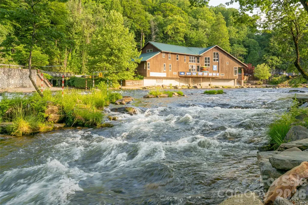 532 Tsali Crossing N Bryson City NC 28713