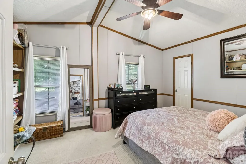 122 S Main Street New London NC 28127