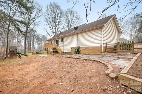 177 Highland Woods Court Denver NC 28037